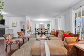 Bright Midcentury Near Downtown